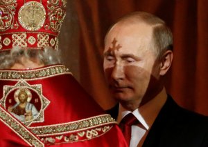 Putin felicita la Pascua ortodoxa y alaba la labor de la Iglesia