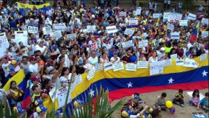 Venezolanos protestaron en Panamá contra Maduro y fueron abordados por xenófobos