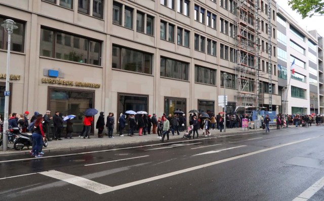 Hundreds of French expats queue in front of the consulate in Berlin, Germany April 23, 2017, to cast their vote in the first round of the presidential election in France. REUTERS/Pawel Kopczynski