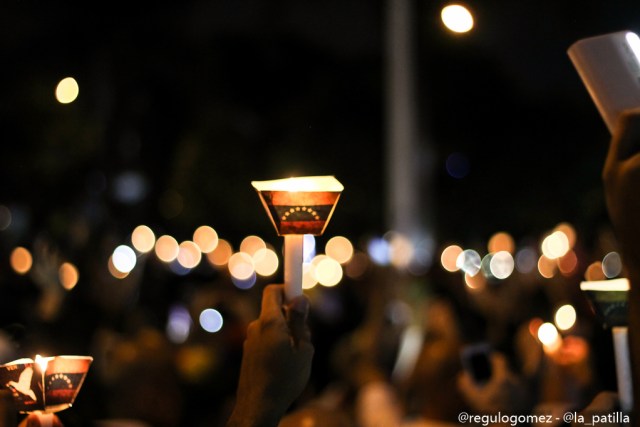 Oposición relizó una vigilia en honor a los caídos en Altamira, Caracas