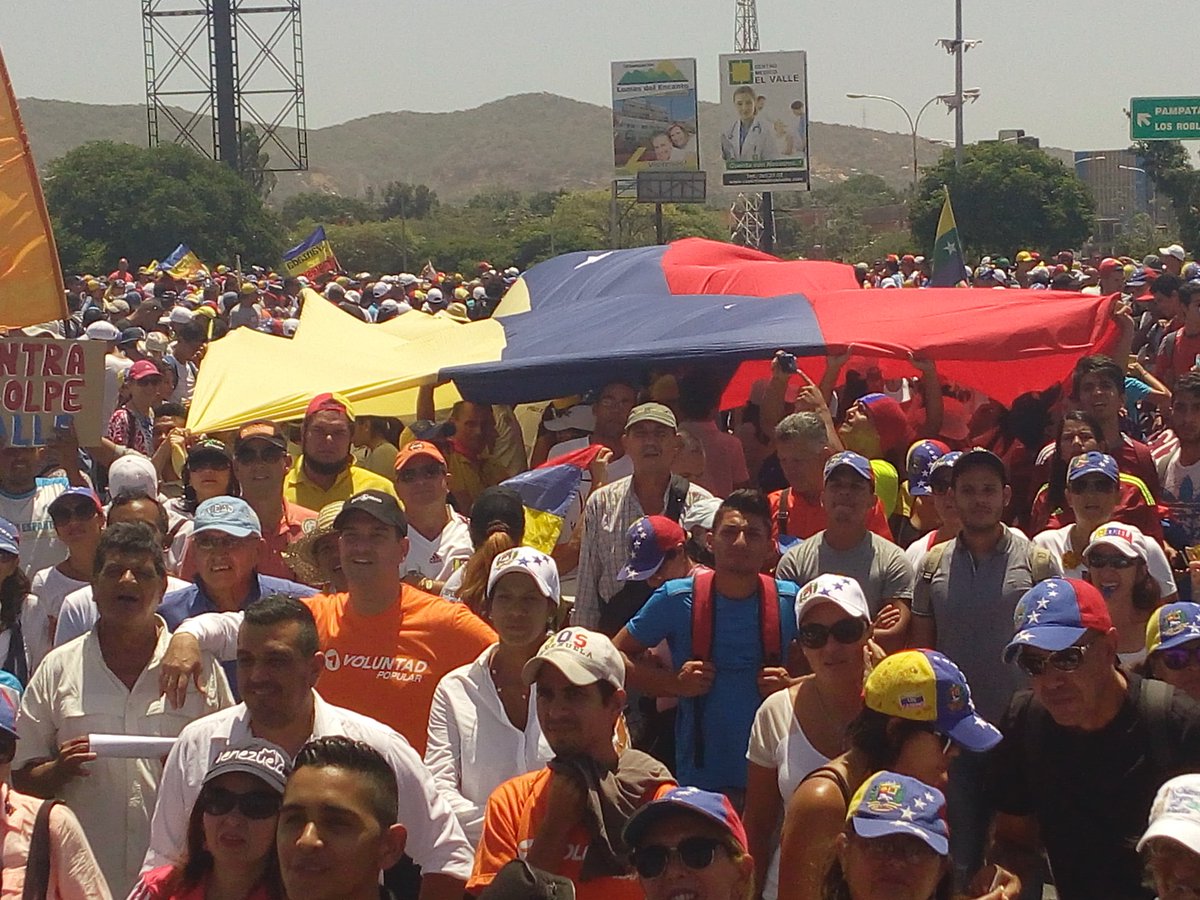 Margariteños se concentran en el distribuidor Conejero #20May