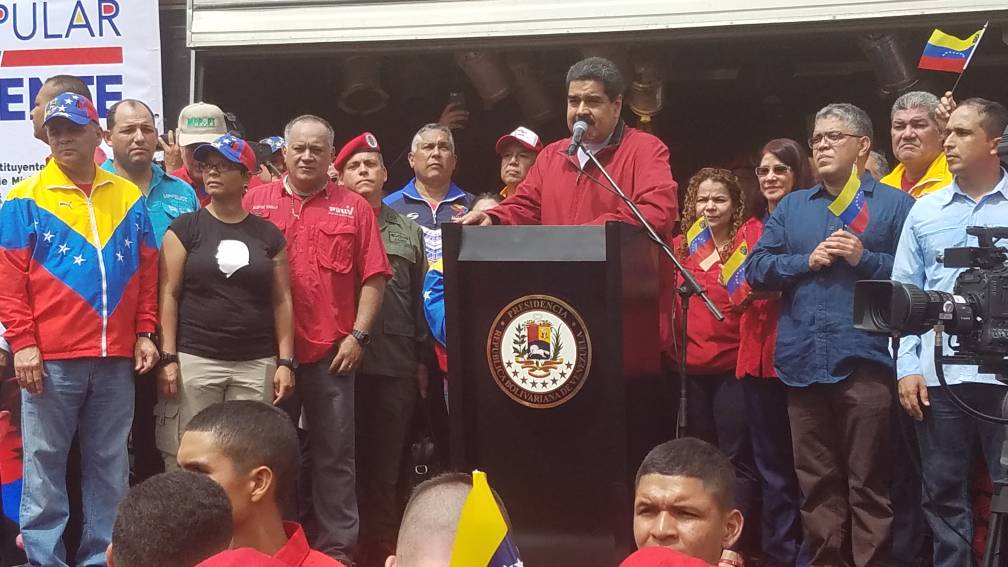 ¡GOLPE! Maduro firmó bases para SU constituyente: Expertos reaccionan, “una elección hecha a la medida”