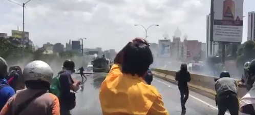 Diputado Paparoni es sometido a limpieza quirúrgica tras ser impactado durante marcha en Caracas (Foto)