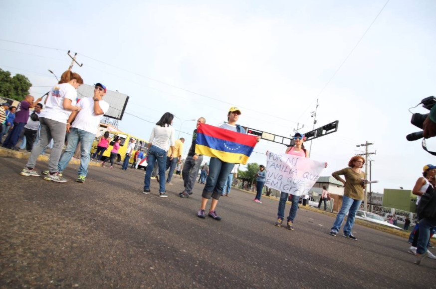 Comienza el plantón nacional en varias vías de Maracaibo (FOTOS)