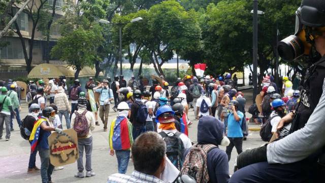 Represión a marcha en Chacaíto / Foto La Patilla