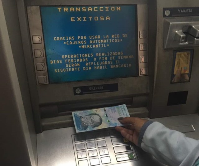 Cajeros Automáticos dispensan billetes nuevo