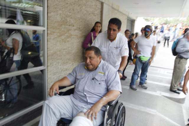 Diputado José Brito herido en Bello Monte. Foto / @cranos_77 