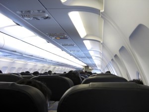 Ejercicios para hacer durante un viaje largo en avión