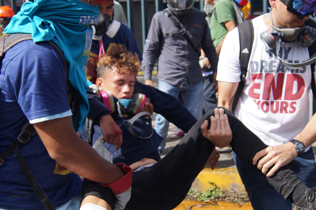 Reportan un afectado por inhalación de gases lacrimógenos en Las Mercedes. Foto: Gabriela Gómez / LaPatilla.com