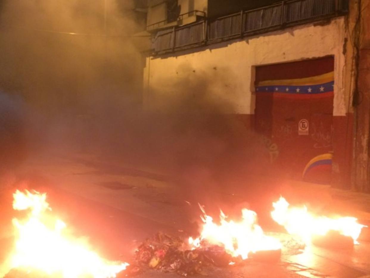 La represión nocturna hizo estragos en La Candelaria (TUITS)