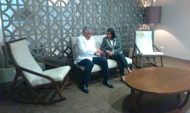 Delcy Rodríguez llegó a Cancún para reunión de la OEA