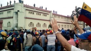 Tachirenses llegaron al Cuartel Bolívar en San Cristóbal #24Jun