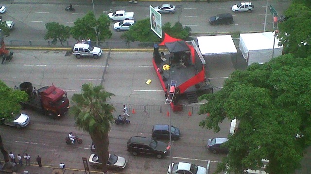 Foto: Tarima en la av. Libertador / Cortesía 