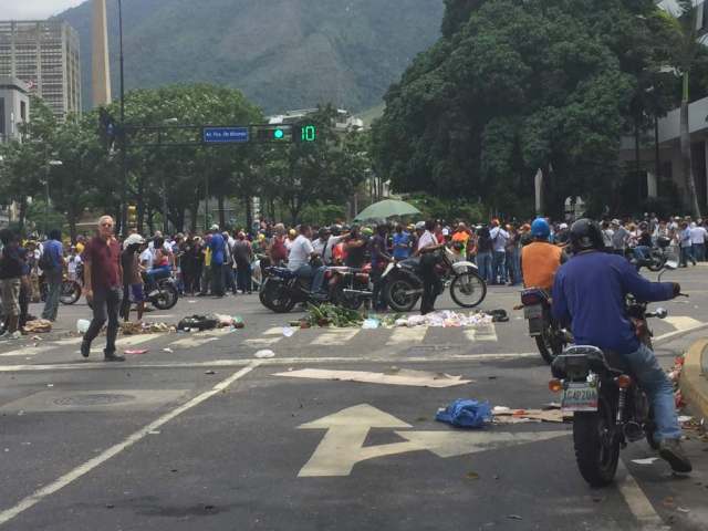 Manifestantes en la plaza Francia #5Jun