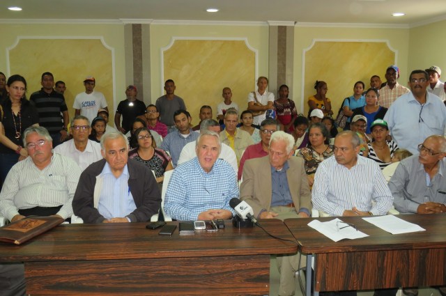 Wuilker Fariñez, Ronaldo Peña, Ronaldo Chacón, José Rafael Hernández y Williams Velásquez asistieron al evento en nombre de la selección (Foto: Empresas Polar)