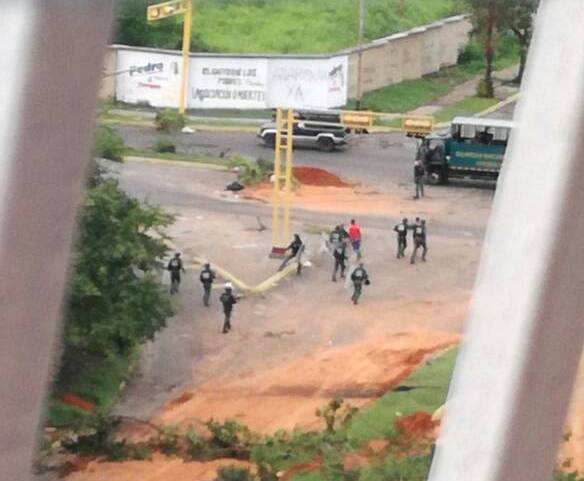 GNB reprime y detiene a manifestantes en sector Los Mangos de Puerto Ordaz