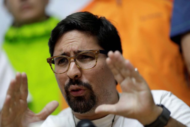Venezuela's opposition lawmaker Freddy Guevara gestures during a news conference in Caracas, Venezuela, July 28, 2017. REUTERS/Ueslei Marcelino