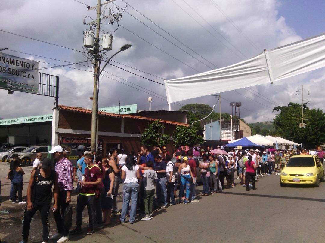 La “cuna de la revolución” Guarenas también participa en la consulta popular #16Jul