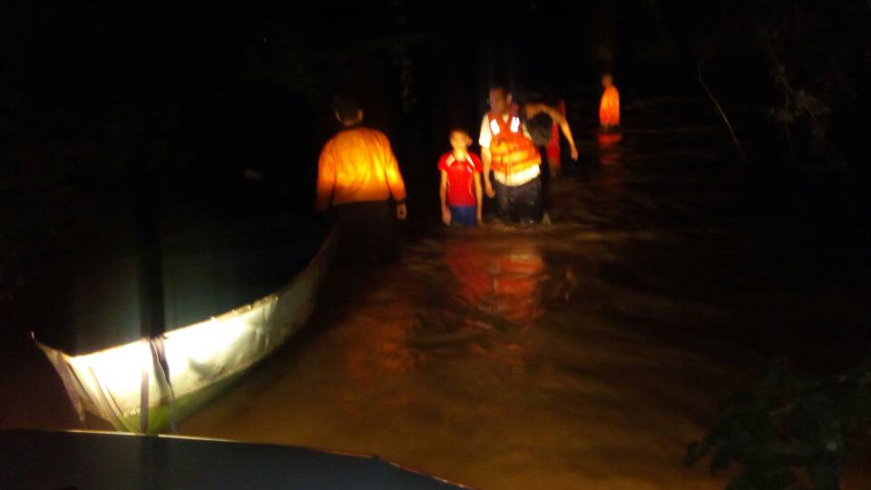 Rescatan a seis niños que habían quedado atrapados tras crecida de ríos en Guárico