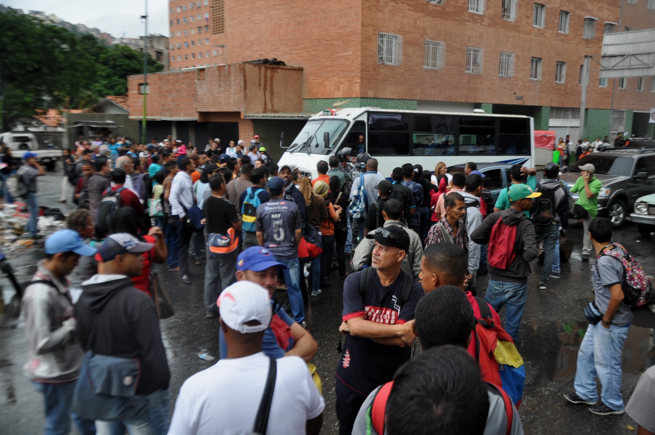 Protestas por aumento del pasaje en Caracas y Miranda: Algunos transportistas realizan paro (fotos)