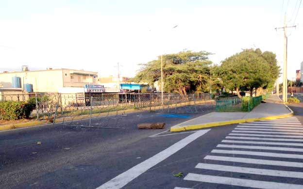 Manifestantes cerraron los accesos a la Urbe en Zulai / Foto: La Verdad