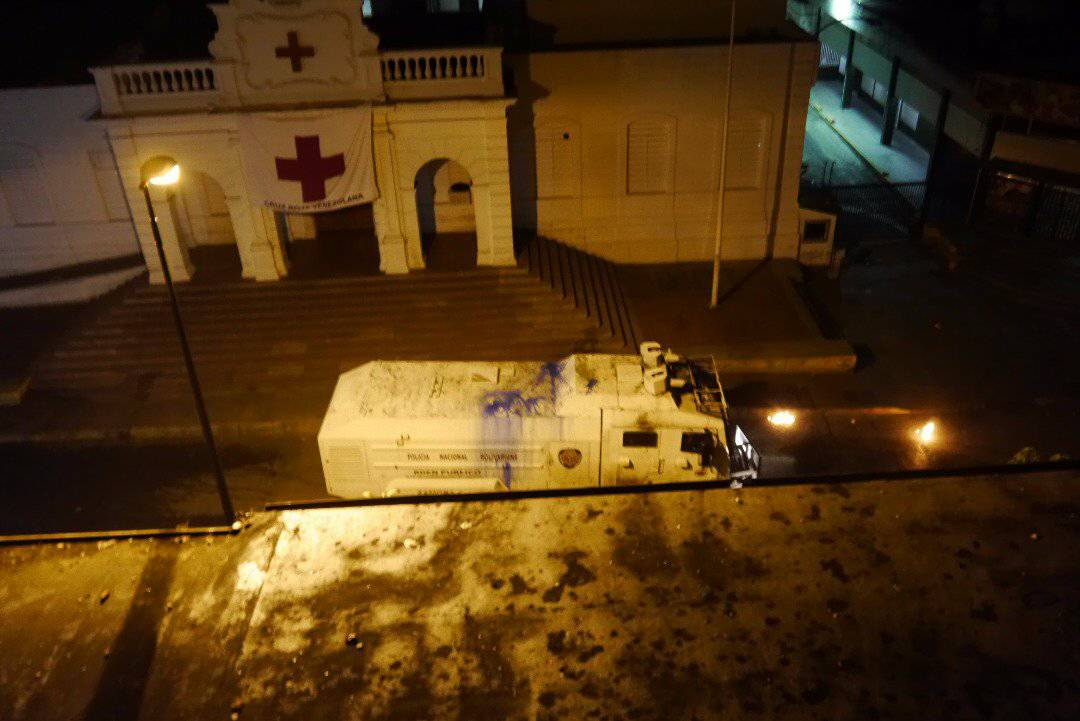 Herido de bala un funcionario de la PNB durante la media noche en La Candelaria