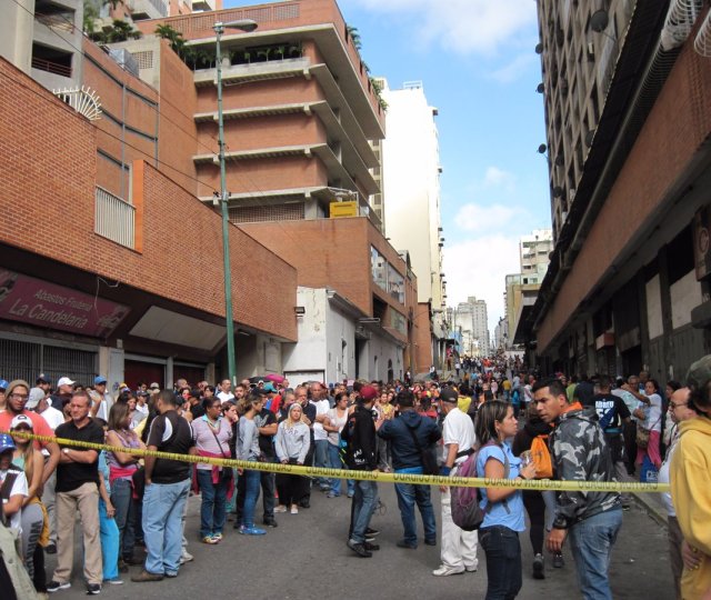 Otra noche de terror viven vecinos de La Candelaria y la avenida Panteón. Foto:  @SIGUEMEPRIMERO