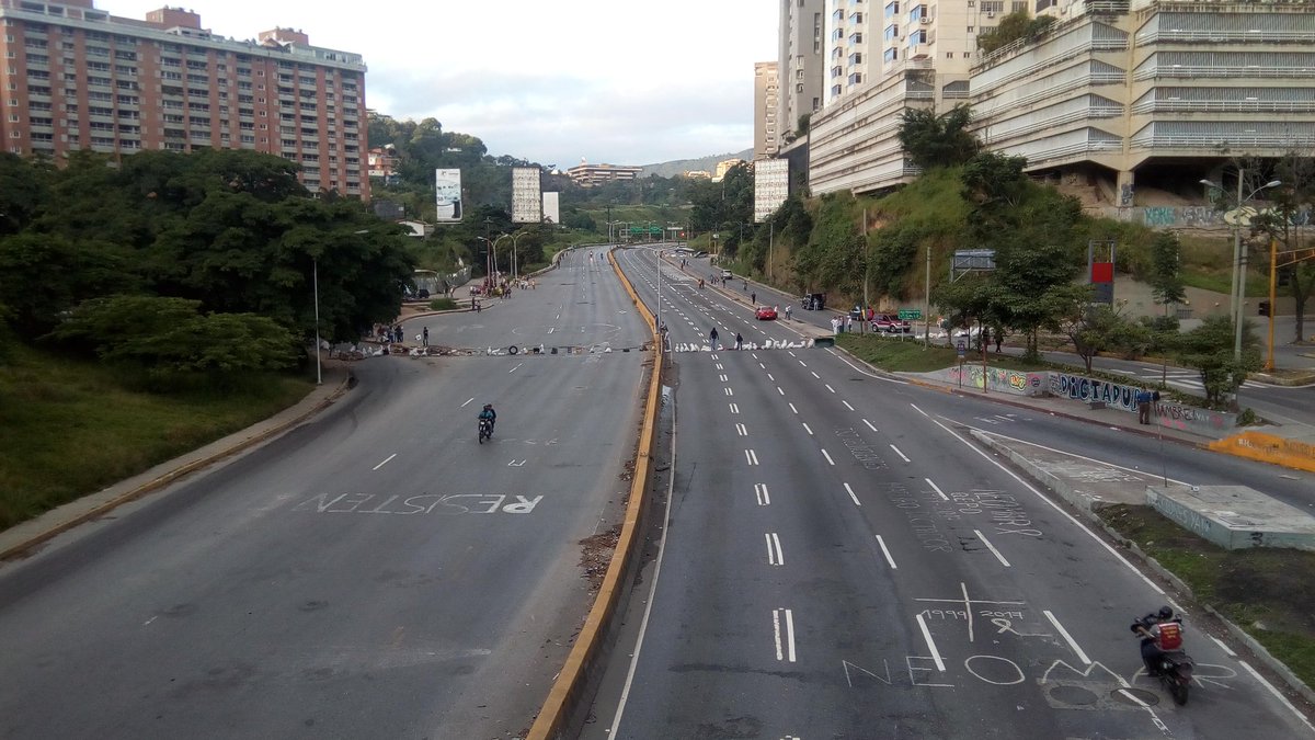 Así está la autopista Prados del Este  #ParoNacional