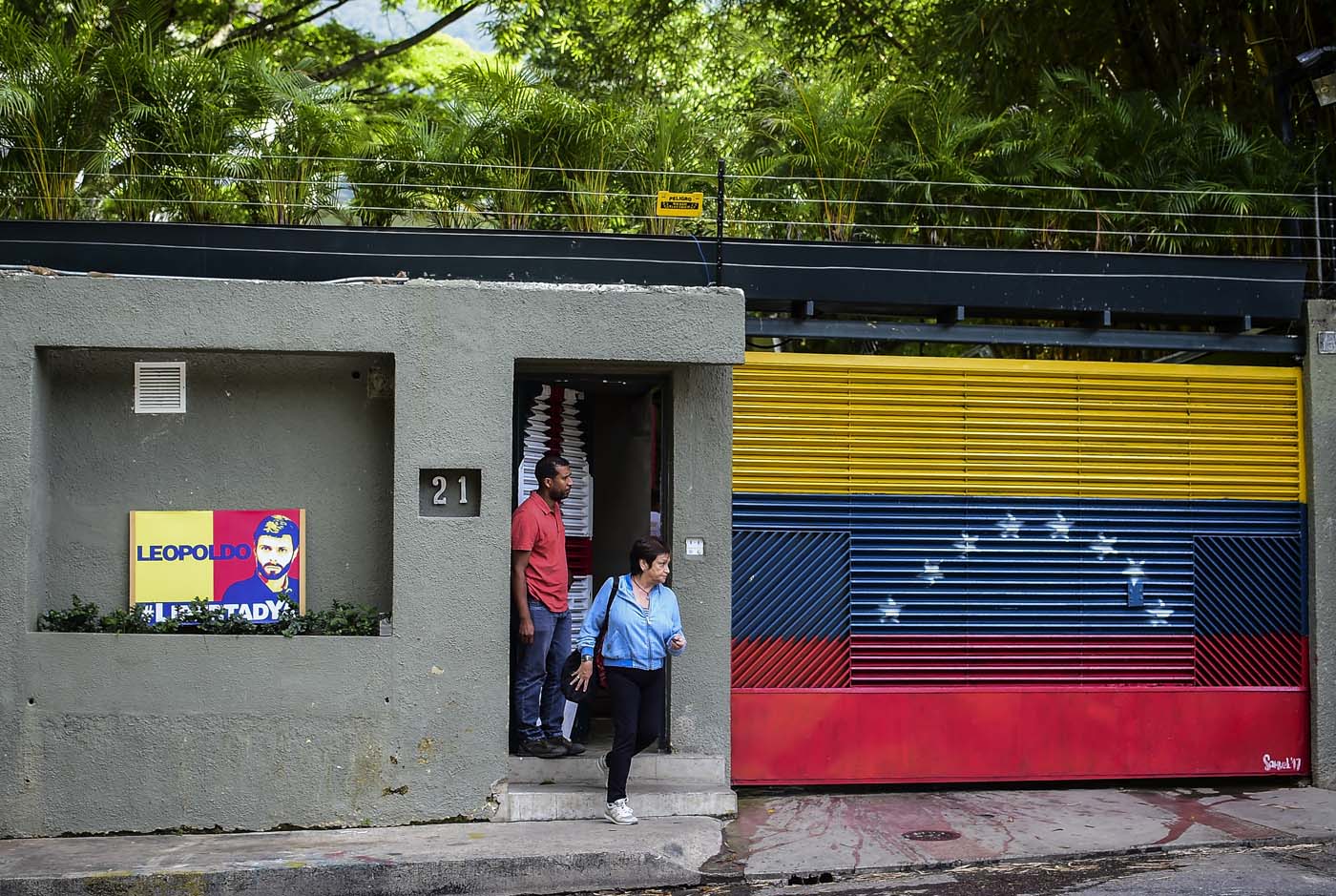 Tuiteros reciben con suspicacia nueva medida de casa por cárcel a Leopoldo López