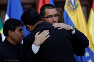 Arreaza rechaza sanciones de EEUU y discute con diplomáticos del continente sobre Declaración de Lima