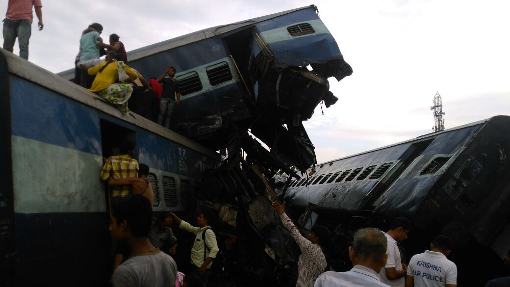Al menos 23 muertos y 64 heridos al descarrilar un tren en la India