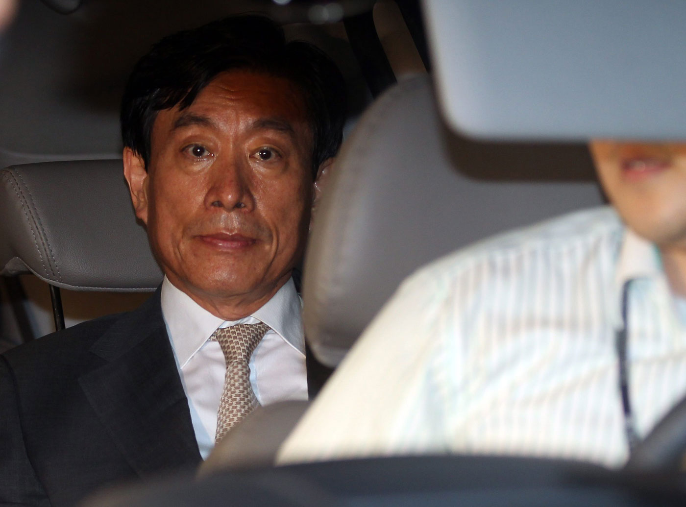Condenan a cuatro años al exjefe de inteligencia de Seúl por mediar en elecciones
