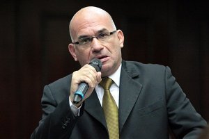 Primero Justicia expulsa de sus filas al diputado José Antonio España por apoyar a Falcón