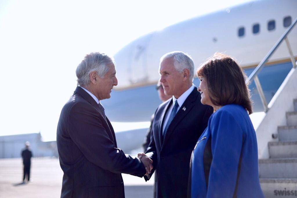El vicepresidente de EEUU, Mike Pence llegó a Chile (fotos)