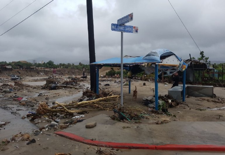 Tormenta tropical Lidia deja tres muertos a su paso por Baja California