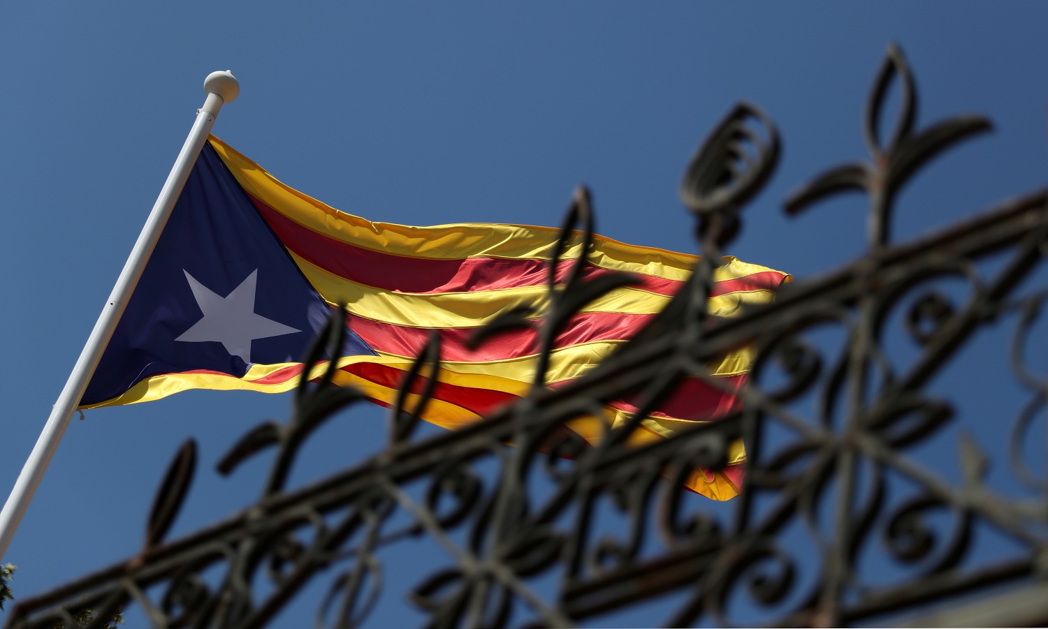 Tribunal español ordena a Google retirar contenidos relacionados con referéndum catalán