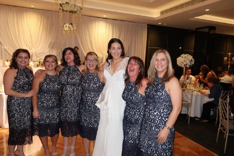 Seis mujeres coinciden en una boda con el mismo vestido y no eran del cortejo