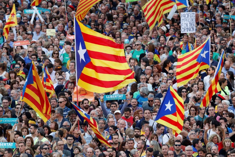 Rajoy y Puigdemont, protagonistas del conflicto político en Cataluña