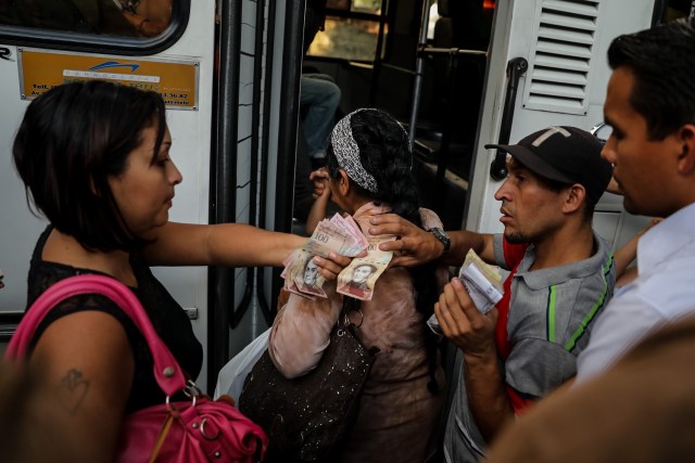 El pasaje de las rutas urbanas, que son las que se realizan dentro de un solo municipio, quedó establecido en 2.500 bolívares