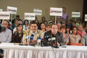 Gremios y sindicatos del Zulia exigen al Clez la juramentación de Guanipa como gobernador