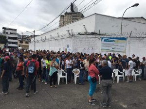 Paloverdeños, a quienes quitaron centros de votación, se fueron en masa a sufragar en Petare (FOTOS)