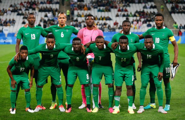 SAO PAULO, BRAZIL - AUGUST 10: Players of Nigeria pose for photo before the match between Colombia and Nigeria mens football for the Olympic Games Rio 2016 at Arena Corinthians on August 10, 2016 in Sao Paulo, Brazil. (Photo by Alexandre Schneider/Getty Images)