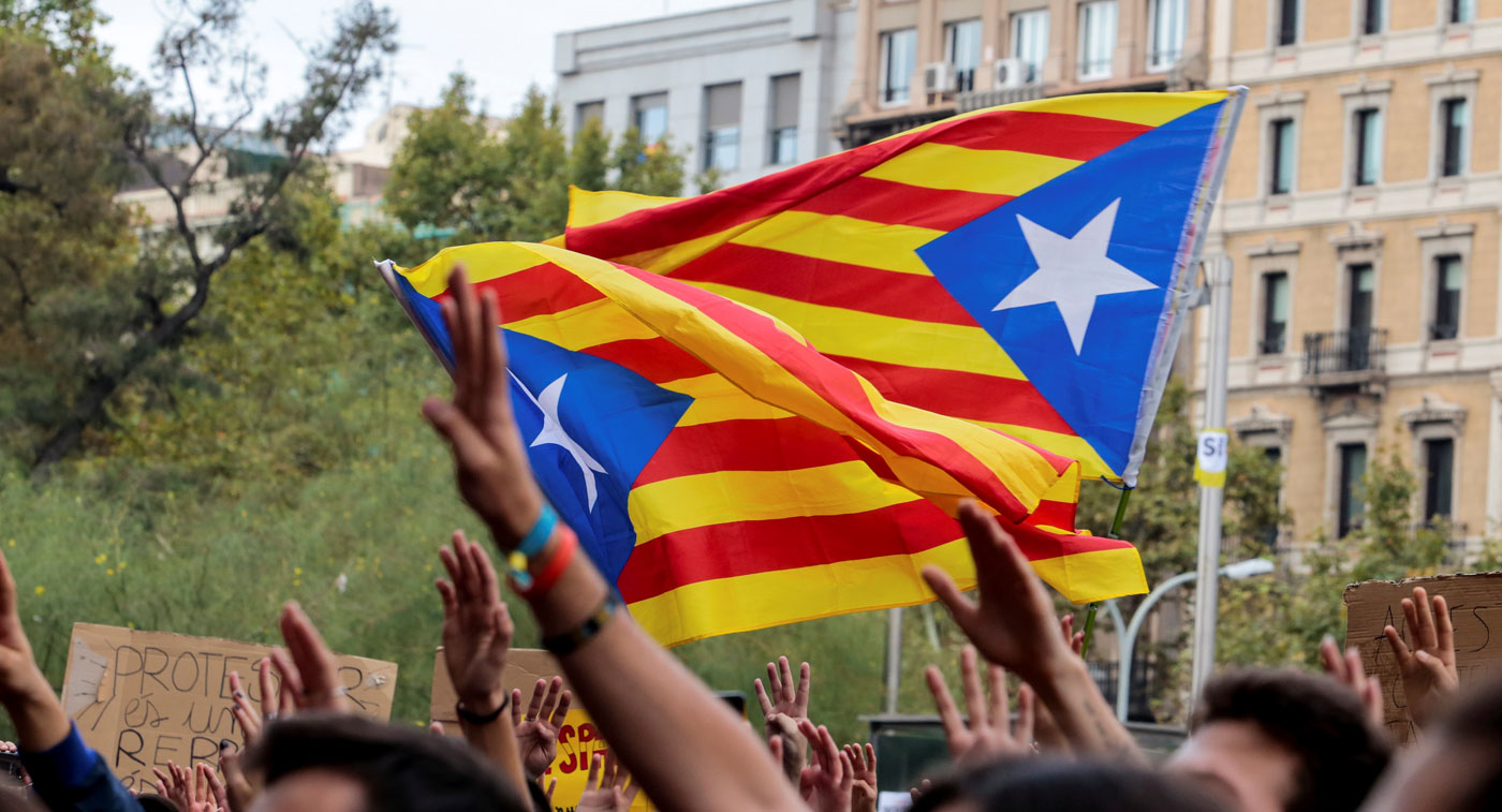 Cataluña al borde de la intervención tras descartar elecciones