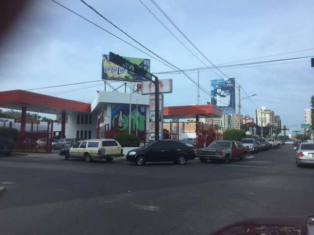 Foto: para surtir gasolinas en Zulia / @PabloPerezOf 
