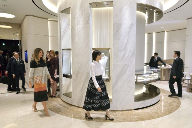 U.S. first lady Melania Trump and Akie Abe, wife of Japan's Prime Minister Shinzo Abe, arrive at Mikimoto Pearl head shop in Tokyo's Ginza district, Japan, November 5, 2017. REUTERS/David Mareuil/Pool