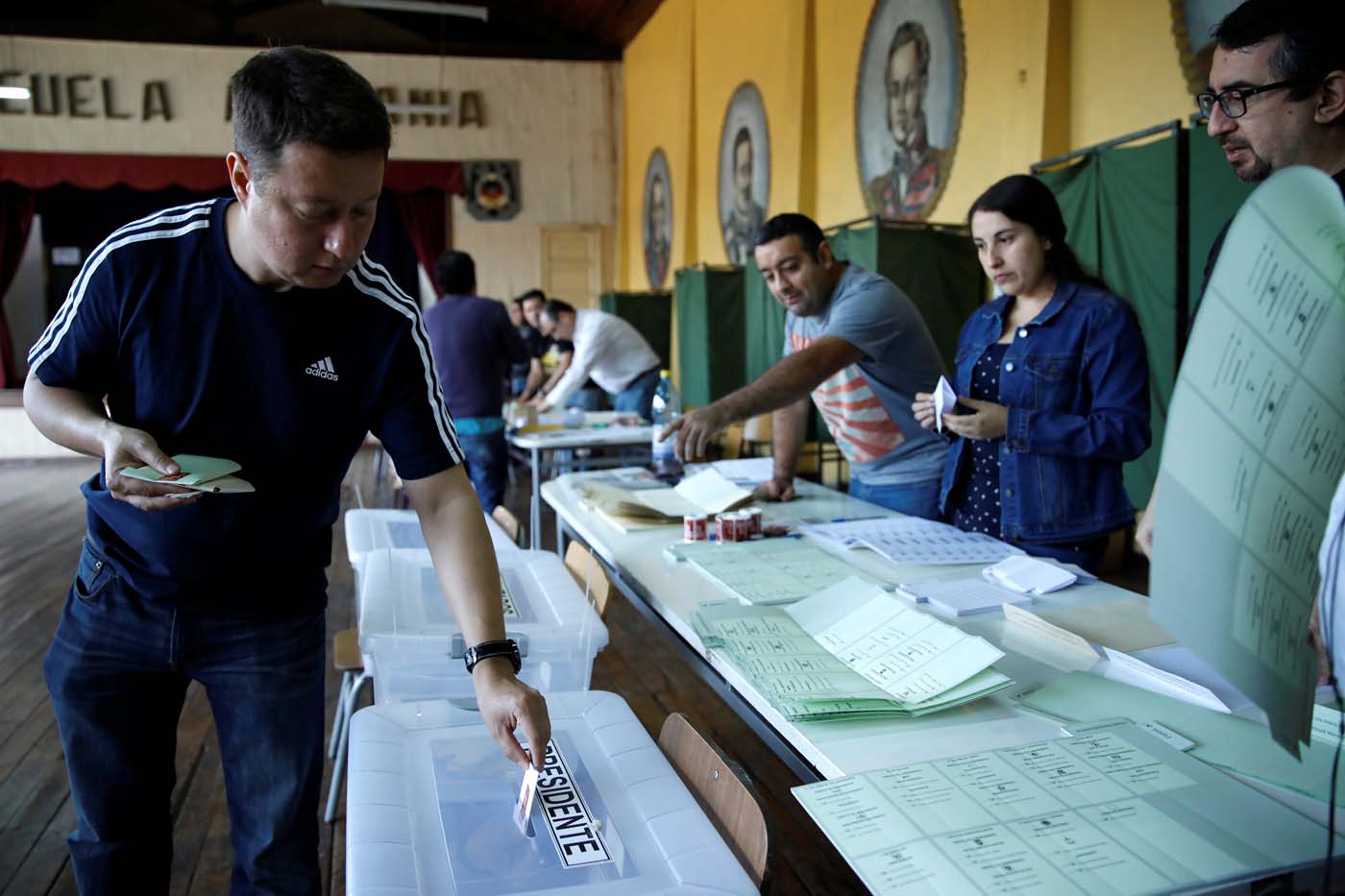 La Bolsa de Santiago cae 3,88% tras resultado electoral