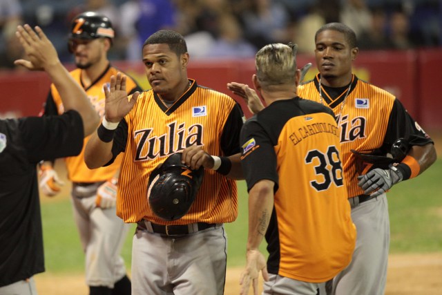 Aguilas del Zulia enfrenta a Los Leones del Caracas en el estadio universitario de la UCV Foto: Alejandro van Schermbeek  