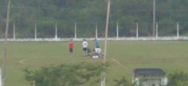 Muere adolescente alcanzado por un rayo durante partido de fútbol en Brasil