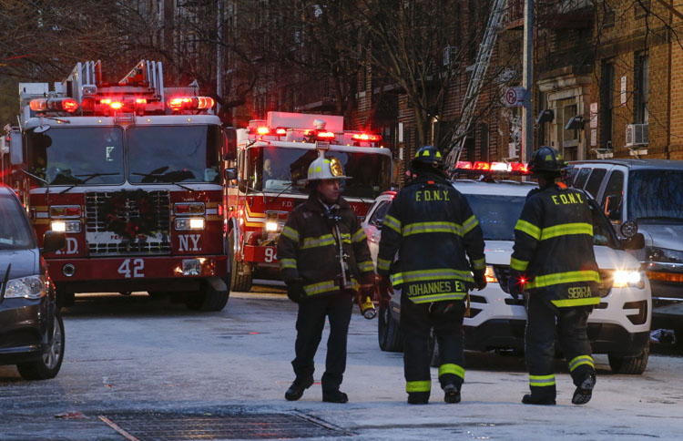 Mortífero incendio en Nueva York fue causado por niño que jugaba con una cocina