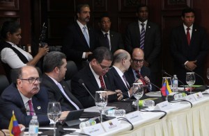 La incertidumbre marca el nuevo intento de negociación entre el chavismo y la oposición